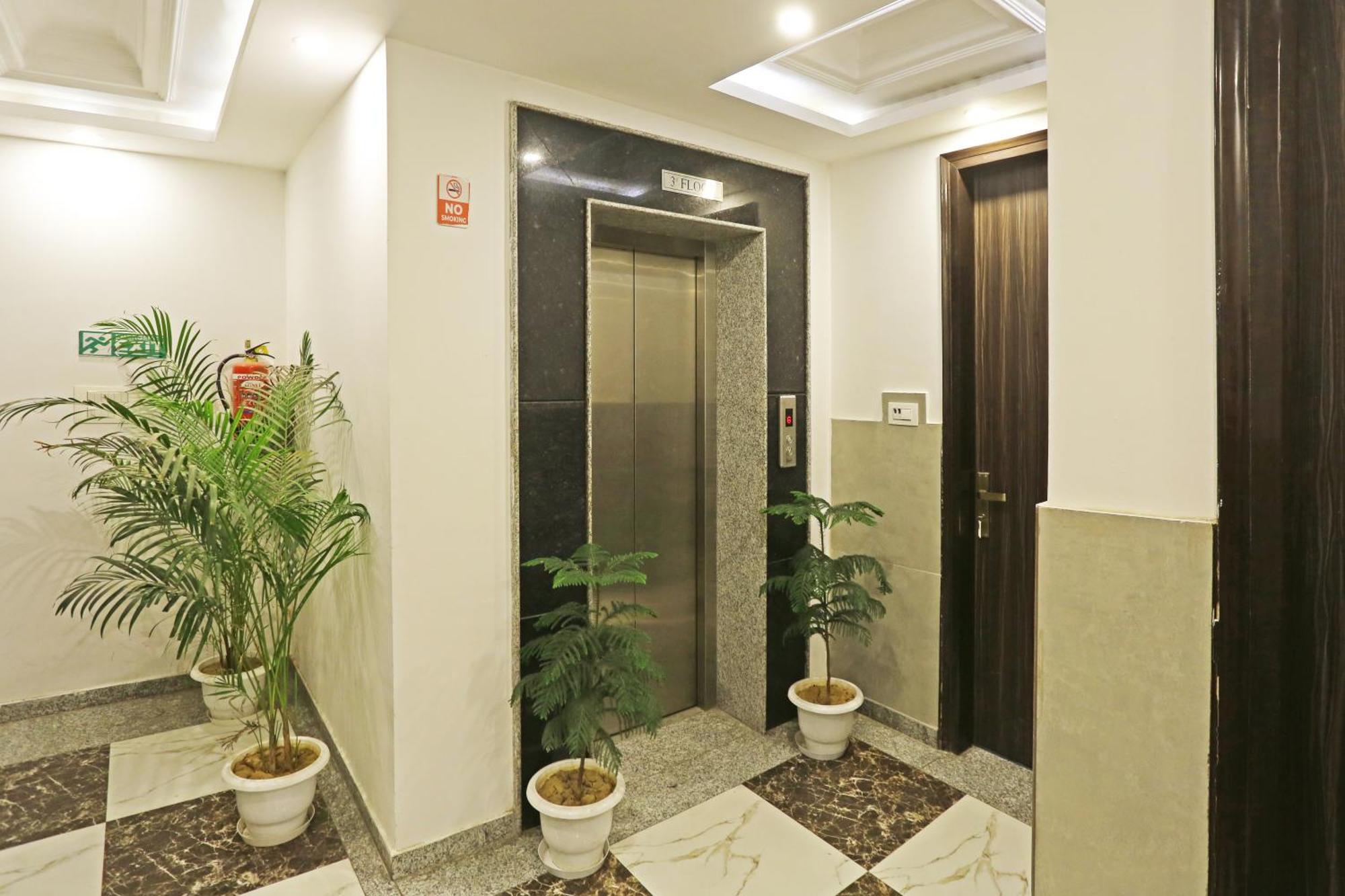The Almora Residency - Complimentary Airport Trasnfer Hotel New Delhi