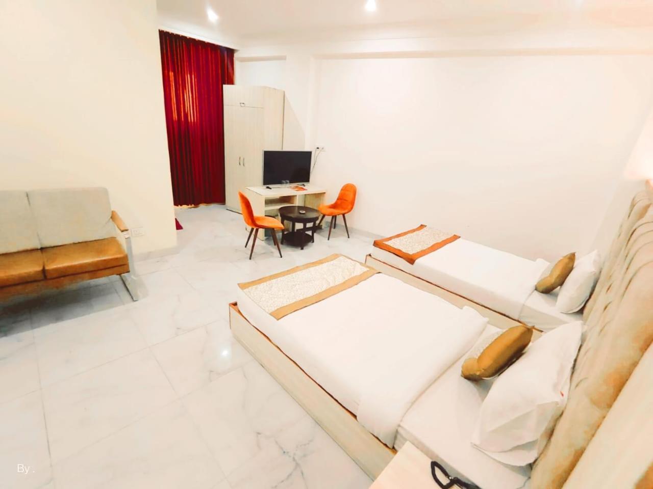 Hotel The Almora Residency - Complimentary Airport Trasnfer 4*