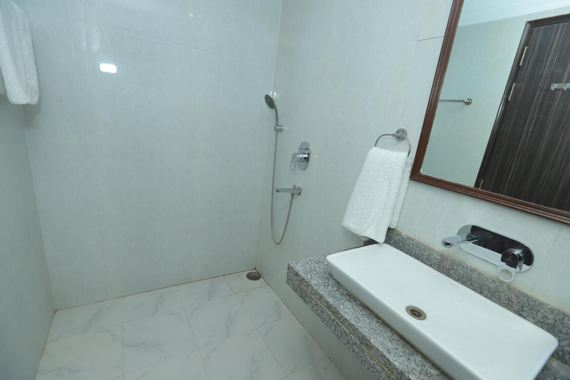 The Almora Residency - Complimentary Airport Trasnfer Hotel