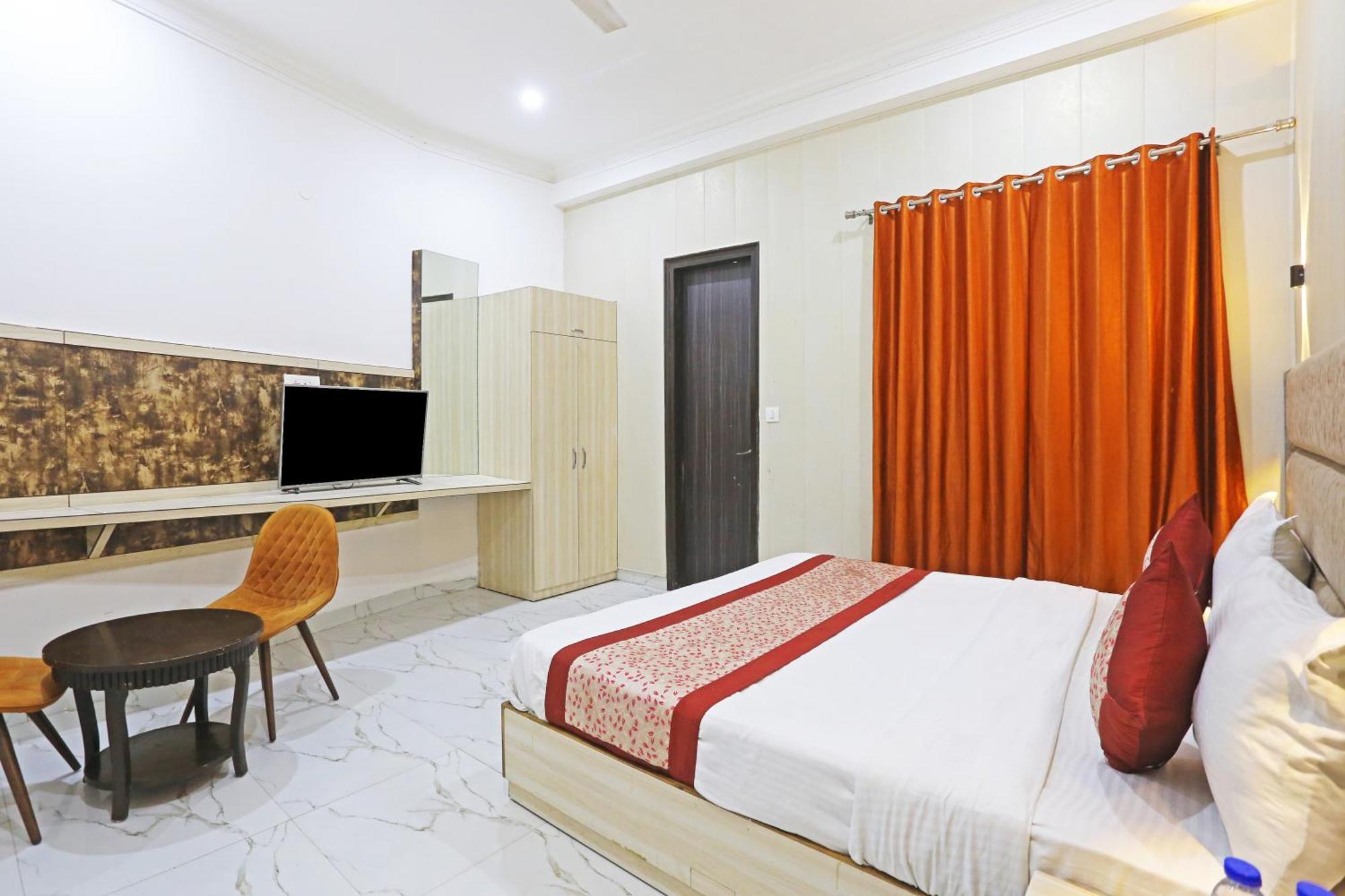 The Almora Residency - Complimentary Airport Trasnfer Hotel New Delhi