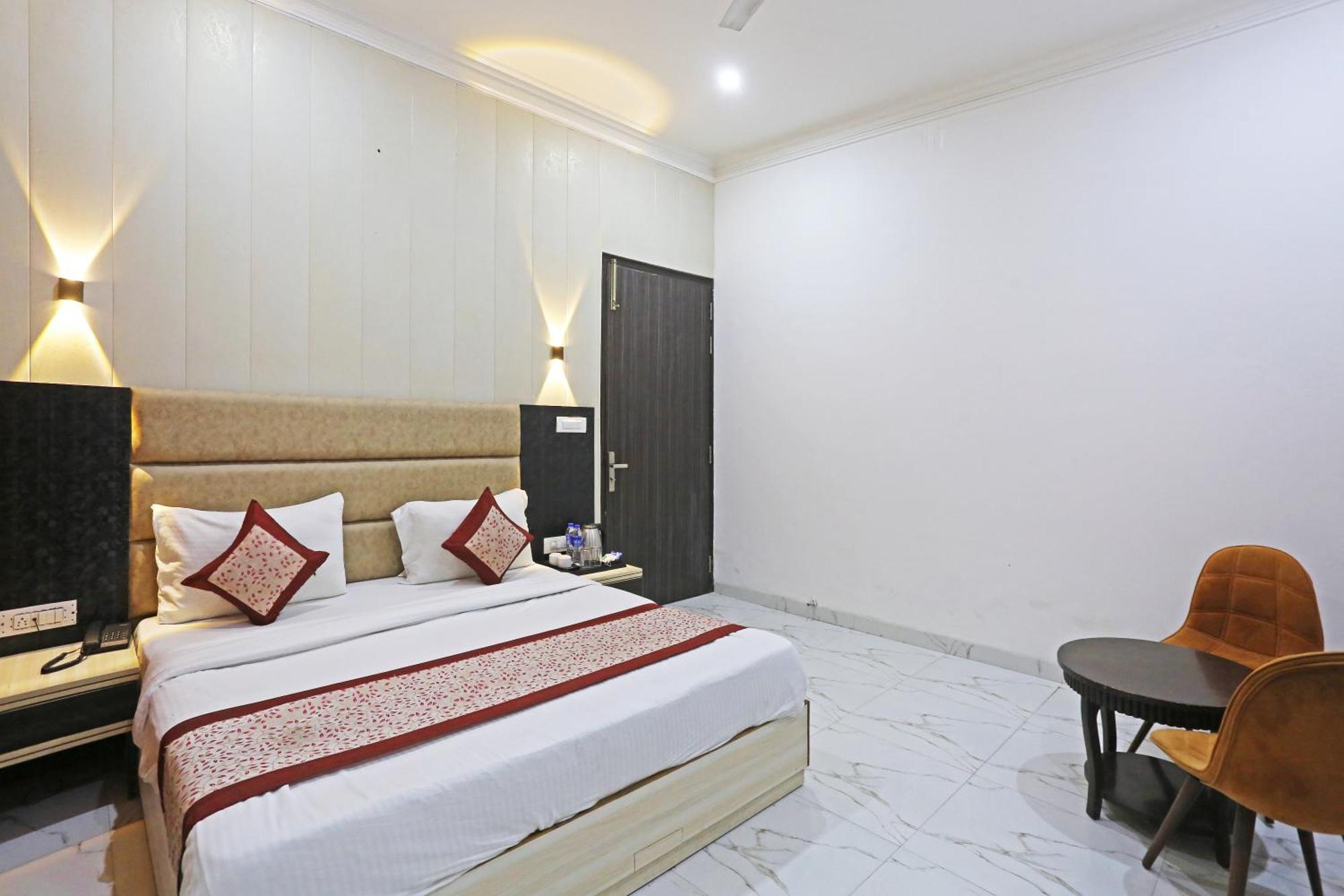The Almora Residency - Complimentary Airport Trasnfer 4* New Delhi