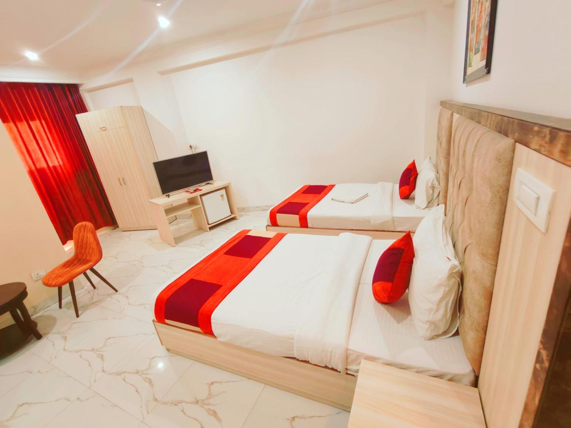 The Almora Residency - Complimentary Airport Trasnfer Hotel 4*