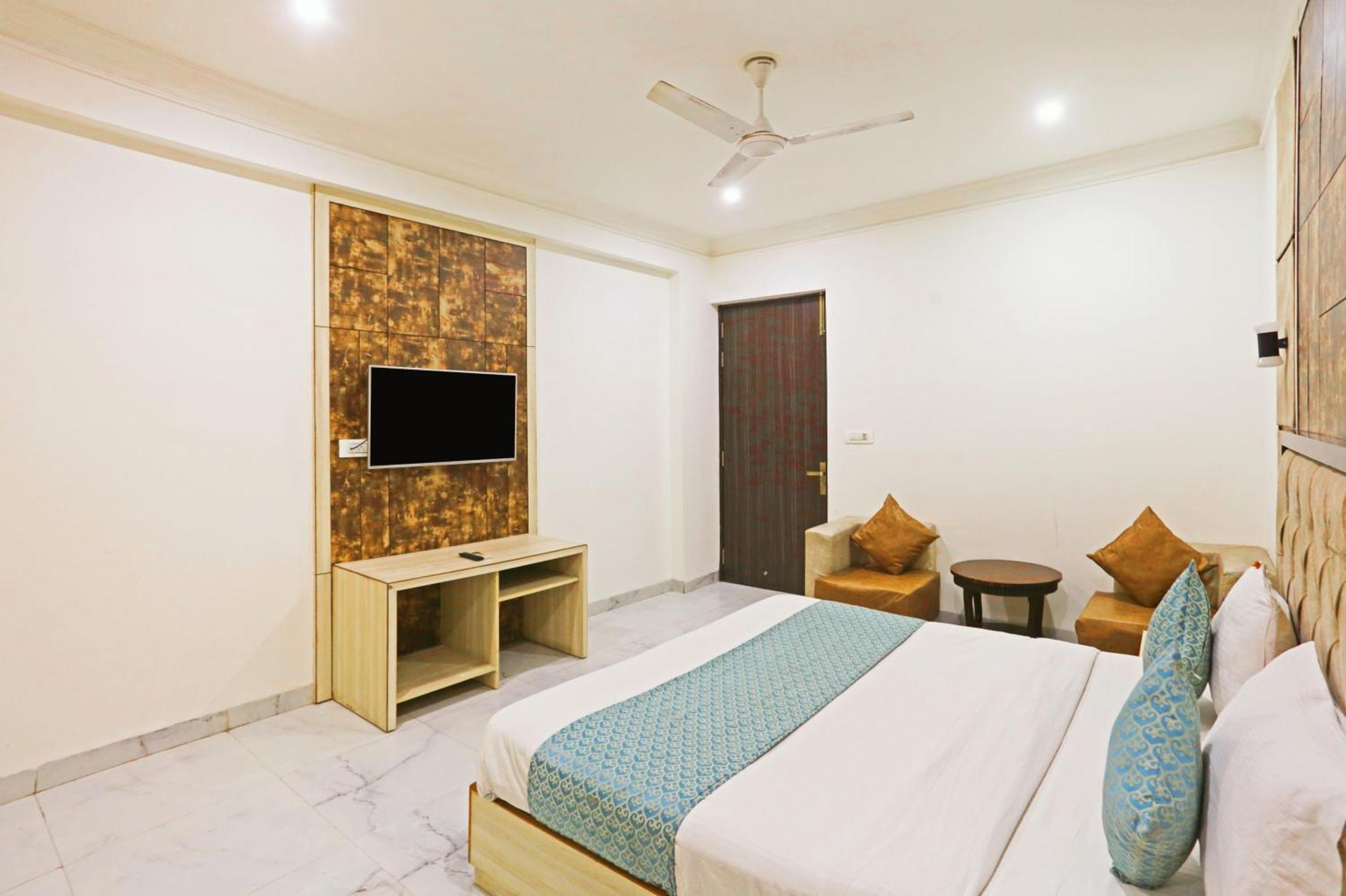 Hotel The Almora Residency - Complimentary Airport Trasnfer 4*