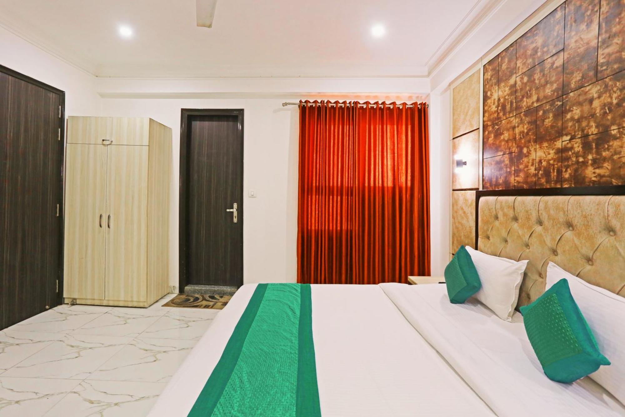 The Almora Residency - Complimentary Airport Trasnfer Hotel New Delhi