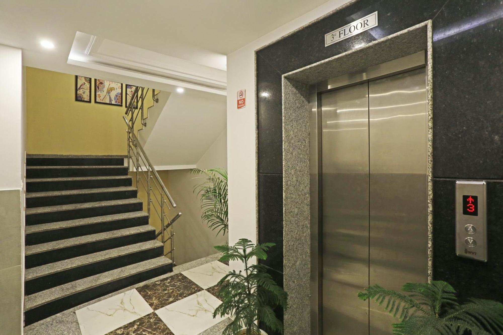 The Almora Residency - Complimentary Airport Trasnfer Hotel New Delhi