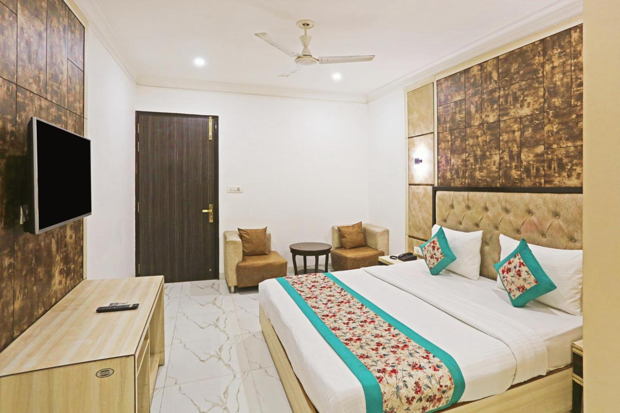 The Almora Residency - Complimentary Airport Trasnfer Hotel 4*