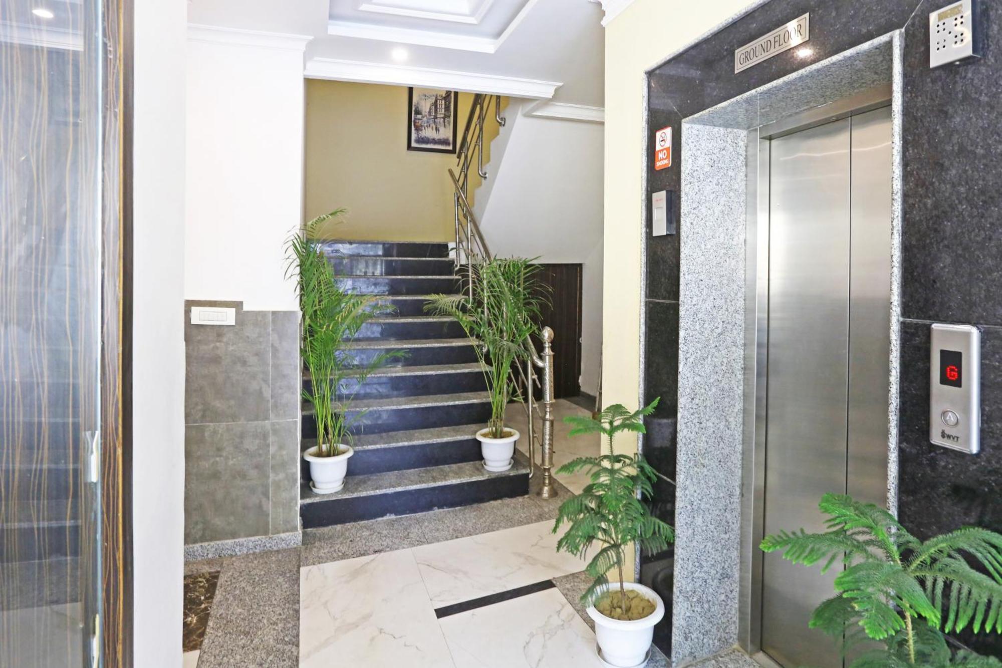 Hotel The Almora Residency - Complimentary Airport Trasnfer 4*