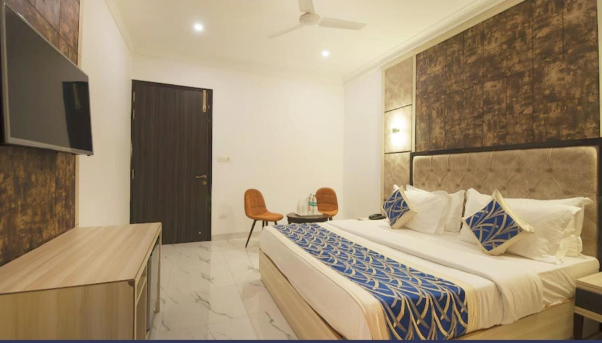 The Almora Residency - Complimentary Airport Trasnfer New Delhi