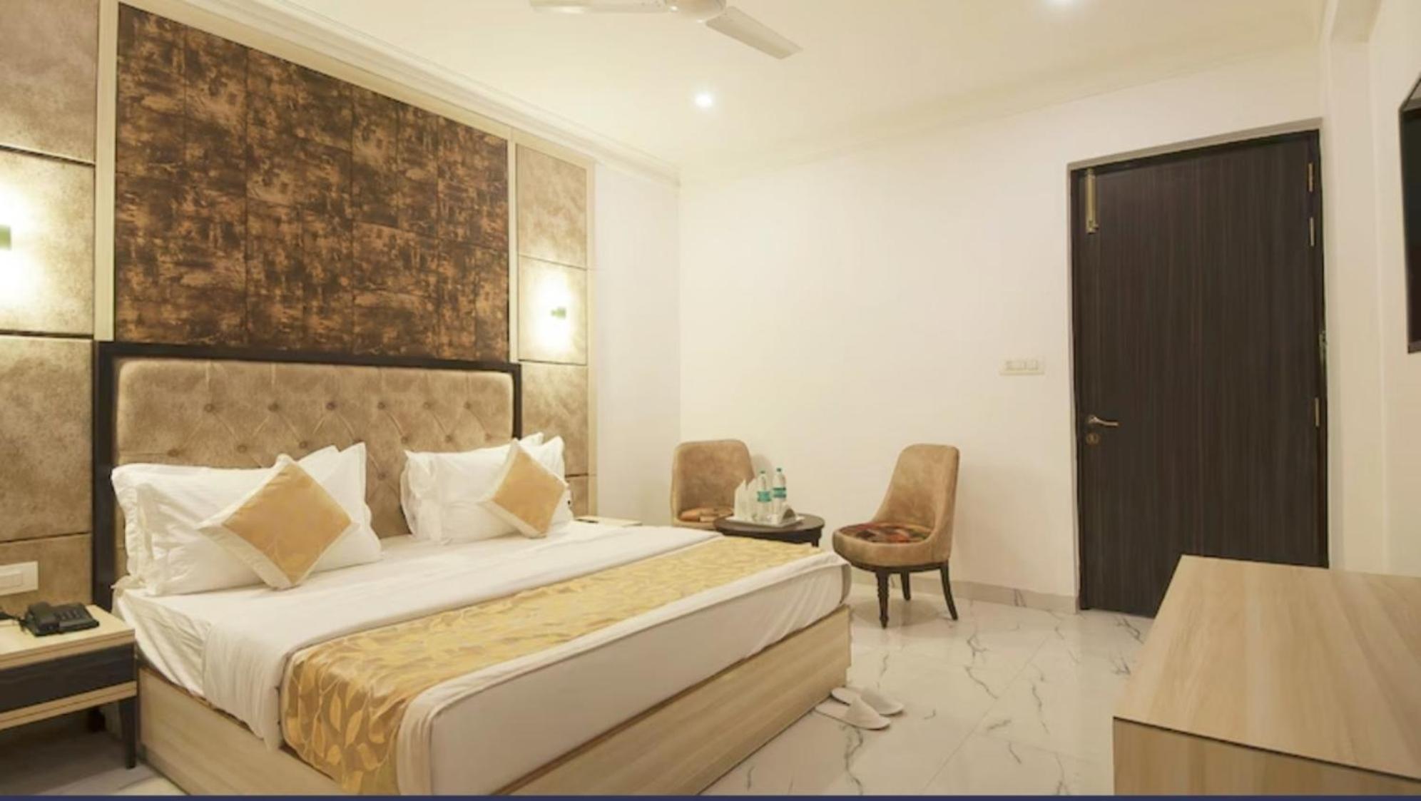 The Almora Residency - Complimentary Airport Trasnfer Hotel 4*