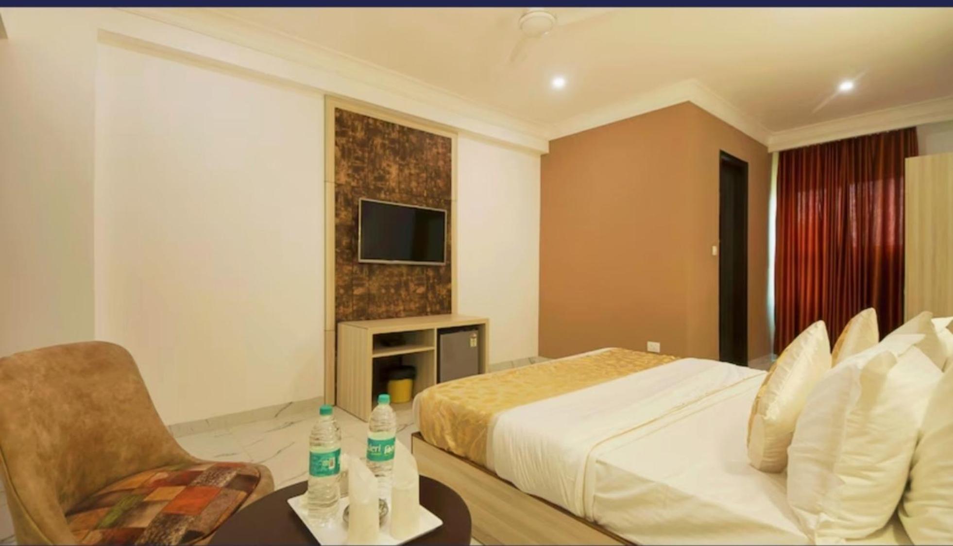 Hotel The Almora Residency - Complimentary Airport Trasnfer 4*