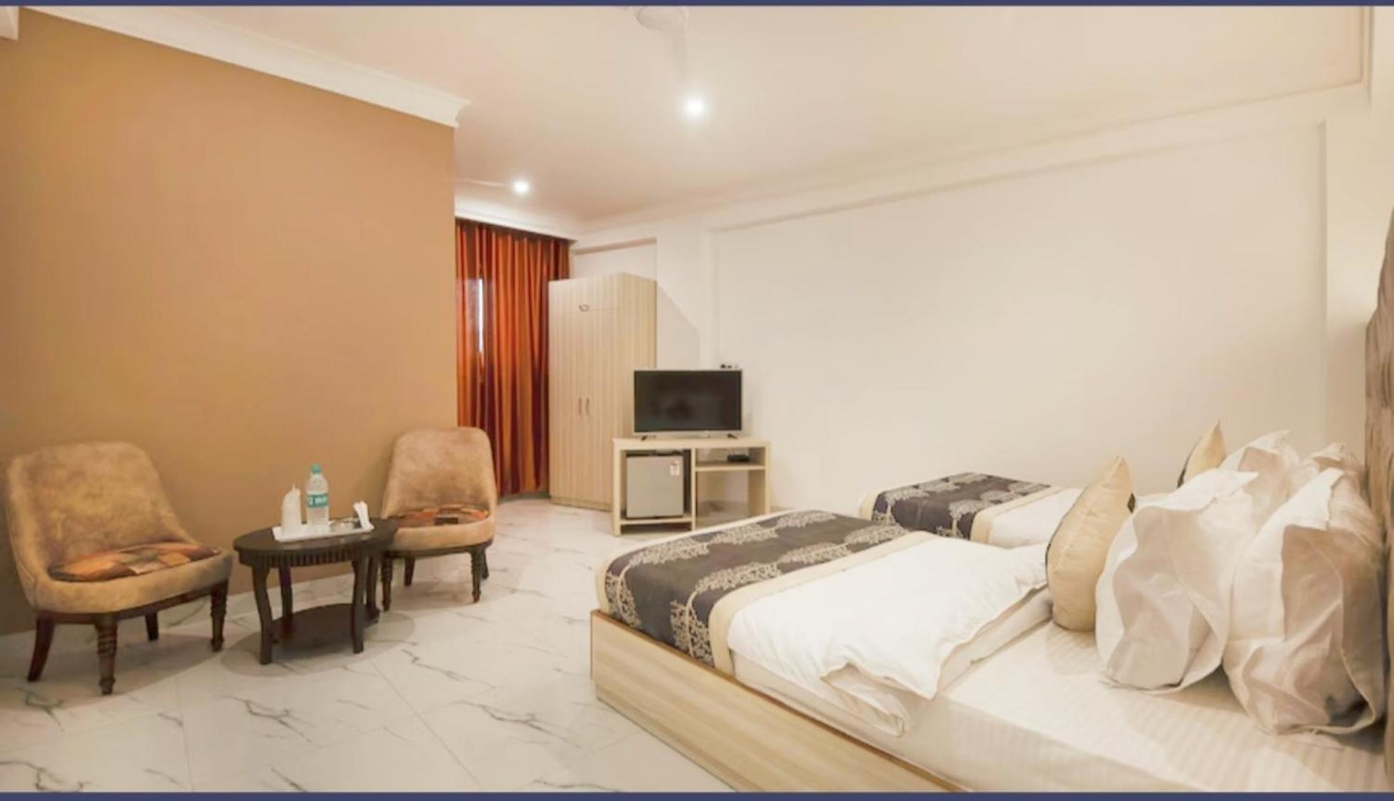 The Almora Residency - Complimentary Airport Trasnfer Hotel New Delhi