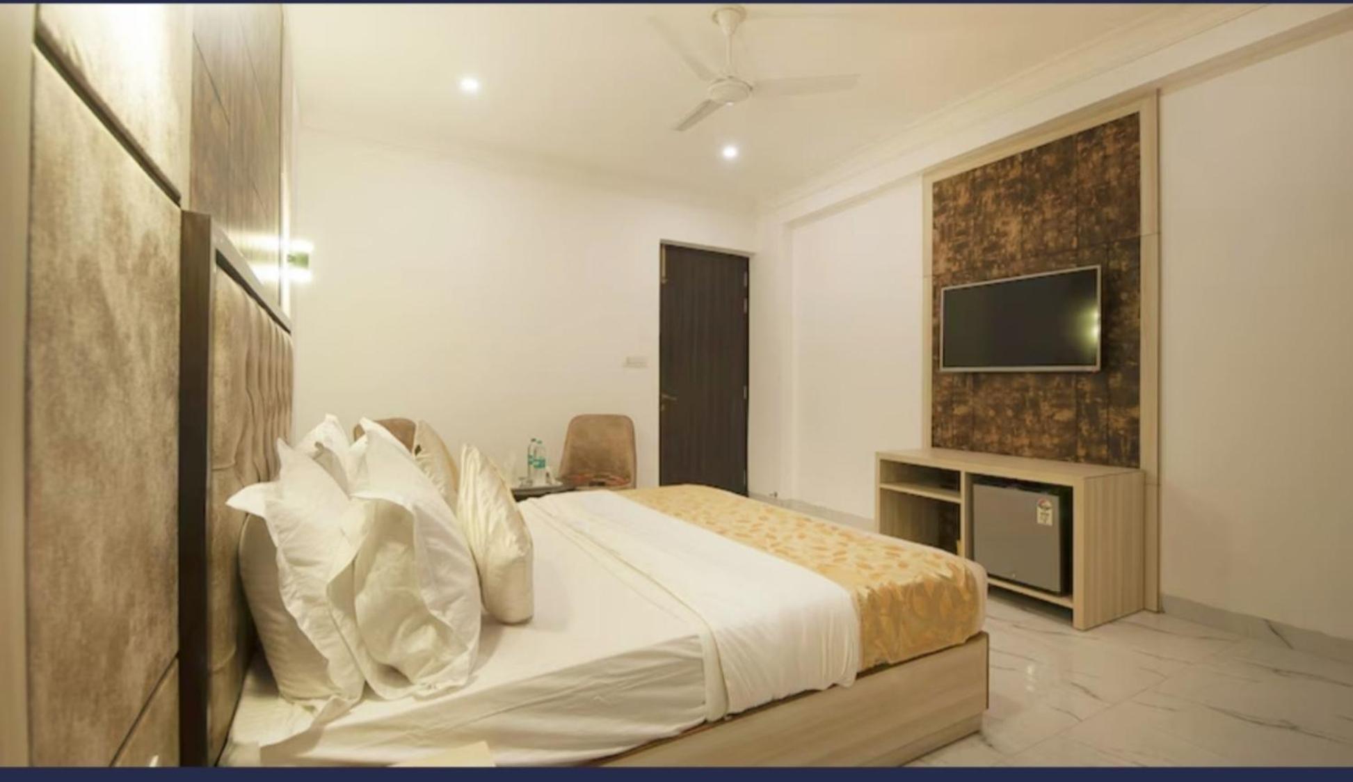 The Almora Residency - Complimentary Airport Trasnfer New Delhi
